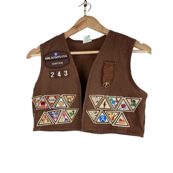 Girl Scouts Size S Plus Brown Vest with Patches and Pins 2002 - Picture 1 of 9